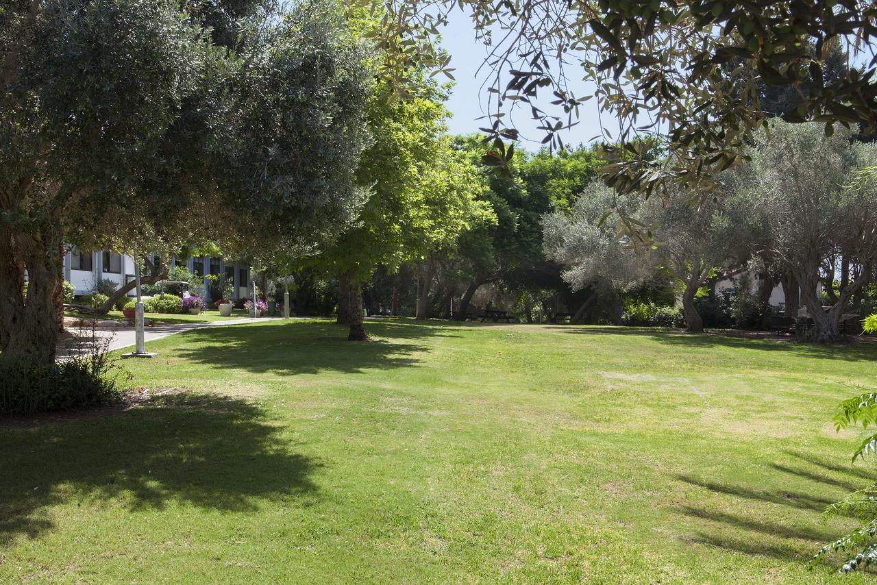 Eden Inn Zikhron Ya‘akov Eksteriør billede